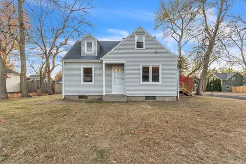 32 Thompson St, East Longmeadow, MA 01028