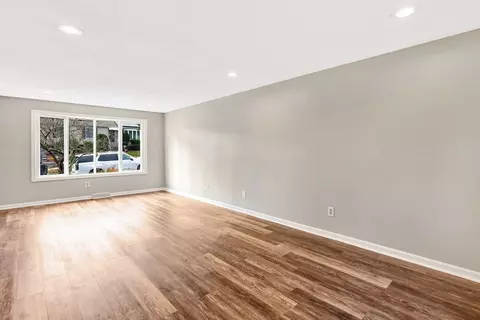 95 Bairdcrest Rd, Springfield, MA 01118 photo 9