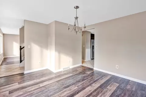 95 Bairdcrest Rd, Springfield, MA 01118 photo 7