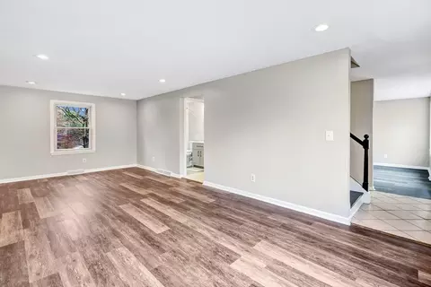 95 Bairdcrest Rd, Springfield, MA 01118 photo 8