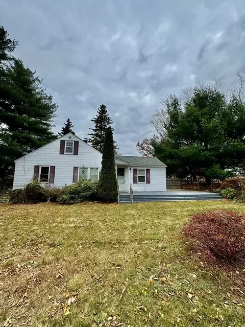 127 W Main St, Northborough, MA 01532