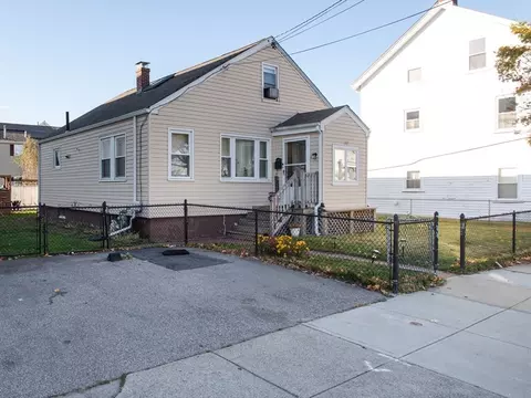 267 Montaup St, Fall River, MA 02724
