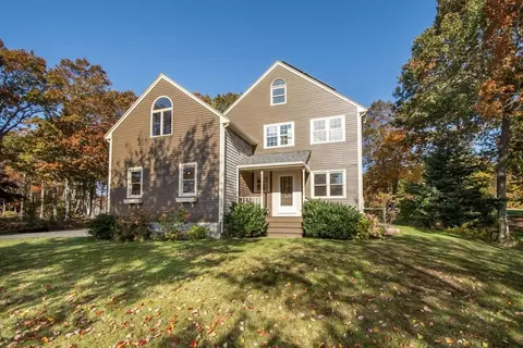 35 Nonantum Rd, Plymouth, MA 02360