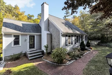 11 Pickerel Way, Forestdale, MA 02644