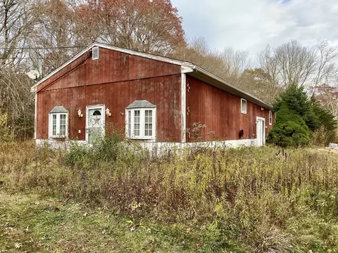 2375 Williams St, Dighton, MA 02715 photo 2