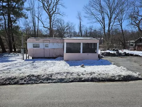 35 47 Pemberton St, Dracut, MA 01826