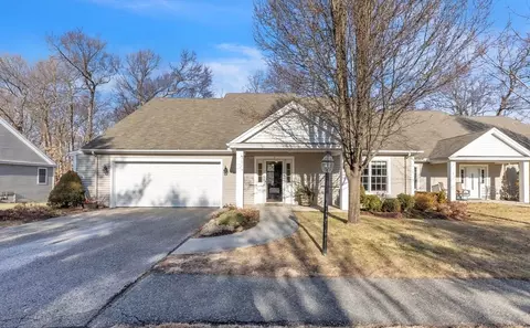 3 Lodge Ln #3, Wilbraham, MA 01095