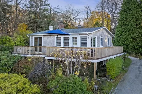 15 Linwood Pl, Gloucester, MA 01930