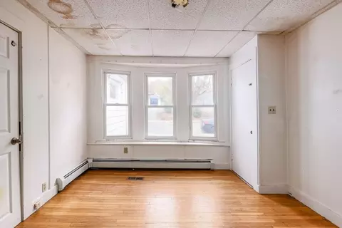 Living - 116-118 North St, Ware, MA 01082 photo 2 of 4