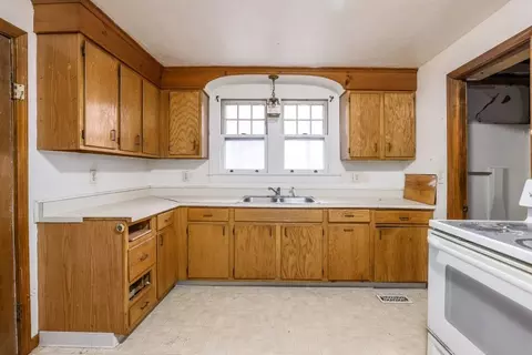 Kitchen - 116-118 North St, Ware, MA 01082 photo 5 of 8