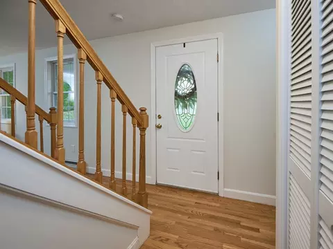 Entry Way - 33 Wrentham Rd, Worcester, MA 01602 photo 2 of 2