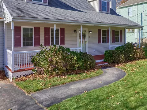 Exterior - 33 Wrentham Rd, Worcester, MA 01602 photo 3 of 9