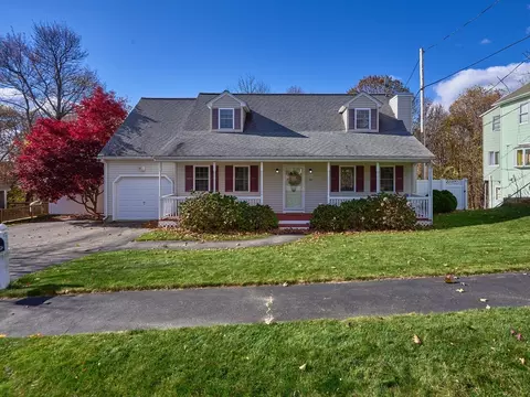 Exterior - 33 Wrentham Rd, Worcester, MA 01602 photo 5 of 9