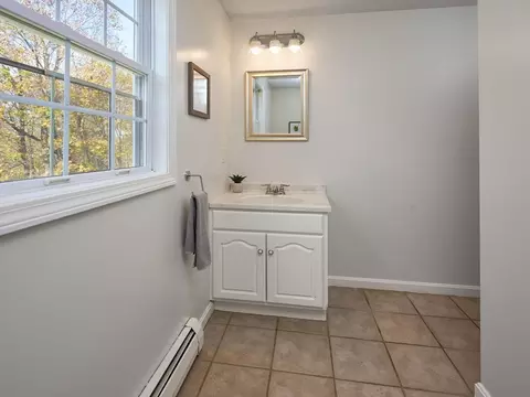 Bath - 33 Wrentham Rd, Worcester, MA 01602 photo 4 of 4