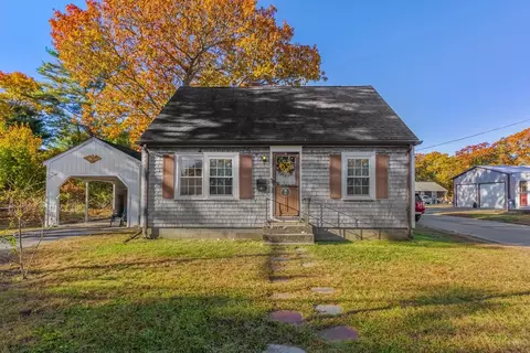 51 Warr Ave, Wareham, MA 02571