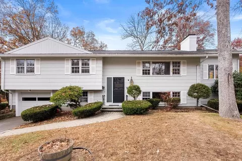20 Inverness Rd, Norwood, MA 02062