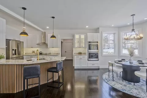 140 Russellville Rd, Westfield, MA 01085