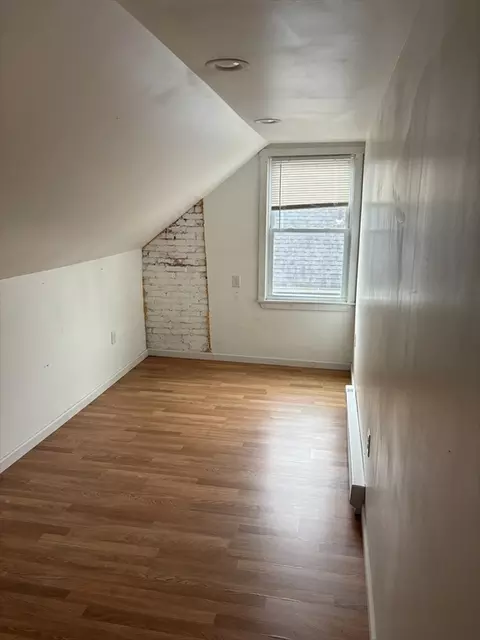 Bedroom - 40 Norfolk St, Springfield, MA 01109 photo 4 of 4