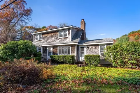 25 Crooked River Rd, Wareham, MA 02571