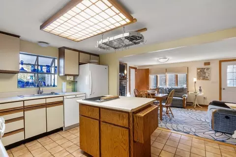 Kitchen - 25 Crooked River Rd, Wareham, MA 02571 photo 2 of 4