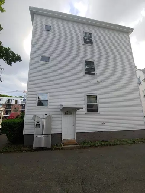 461-463 Eastern Ave, Lynn, MA 01902 photo 4