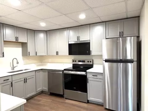 111 Foster St #411, Peabody, MA 01960
