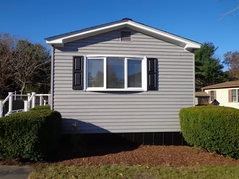 42 Snowgoose Ln, Plymouth, MA 02360