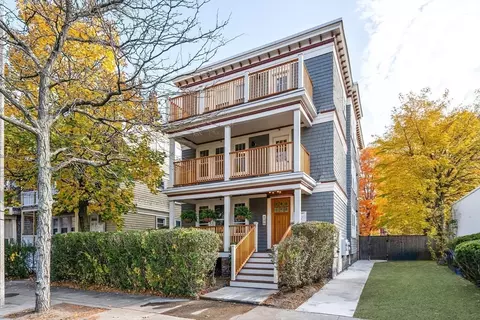 744 Washington St #3, Boston, MA 02124