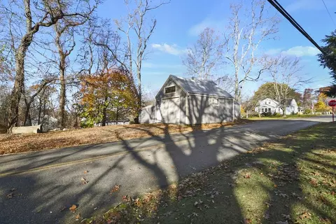 246 Chestnut St, Rehoboth, MA 02769