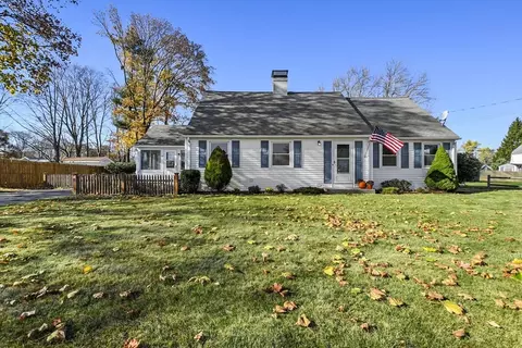 10 Ash St, Seekonk, MA 02771