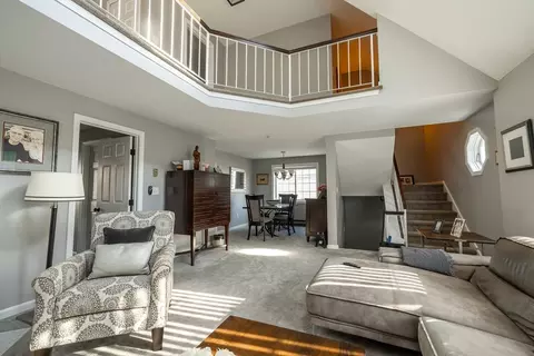 33 Fourth St, Worcester, MA 01602 photo 6