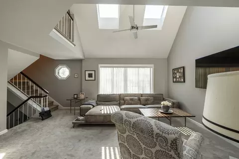 33 Fourth St, Worcester, MA 01602 photo 5