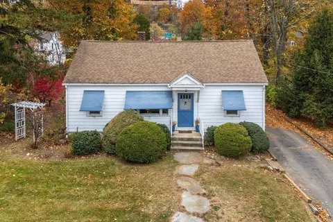 75 Cherry Hl, Holyoke, MA 01040
