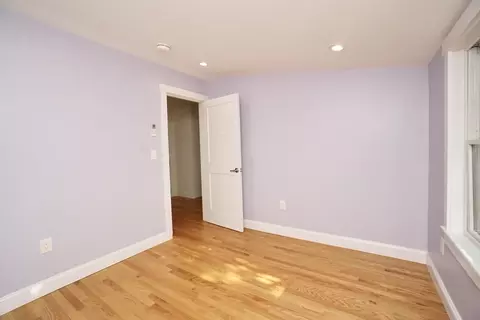 Bedroom - 2 Thaxter Rd, Newton, MA 02460 photo 4 of 10