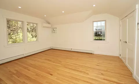 Bedroom - 2 Thaxter Rd, Newton, MA 02460 photo 8 of 10