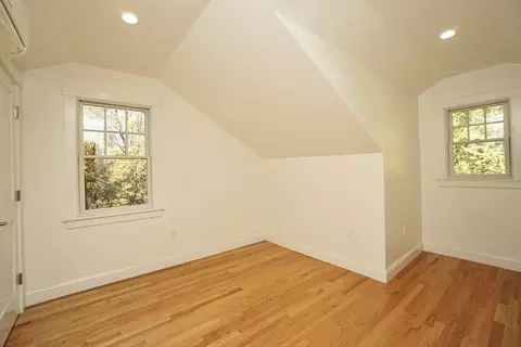 Bedroom - 2 Thaxter Rd, Newton, MA 02460 photo 5 of 10