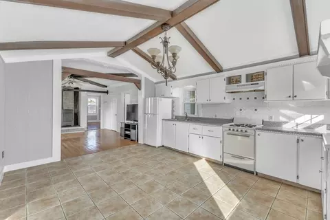 56 Butler St, Fall River, MA 02724 photo 4