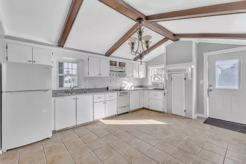 56 Butler St, Fall River, MA 02724 photo 3