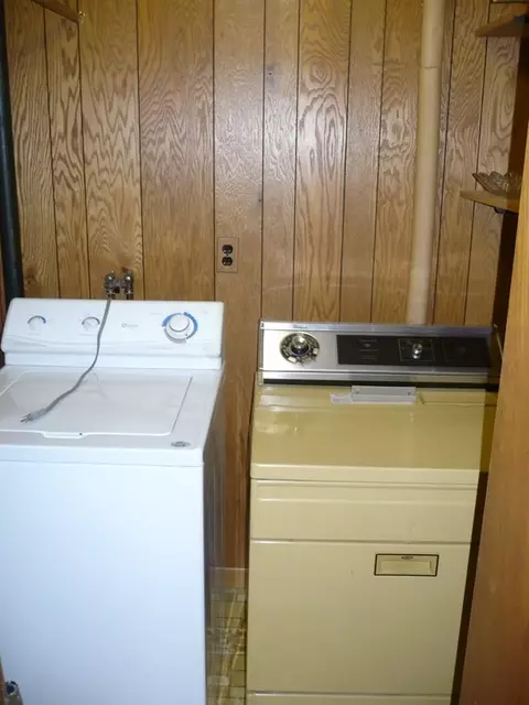54 Ames Ave, Chicopee, MA 01013 photo 5