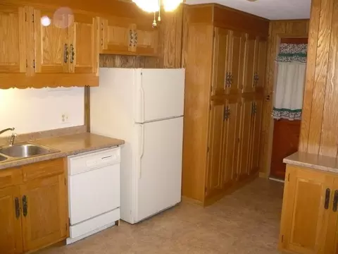 54 Ames Ave, Chicopee, MA 01013 photo 4