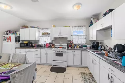 682 Eastern Ave, Fall River, MA 02723 photo 15