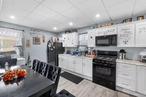 682 Eastern Ave, Fall River, MA 02723 photo 6