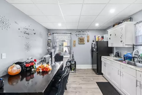 682 Eastern Ave, Fall River, MA 02723 photo 8