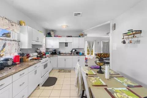 682 Eastern Ave, Fall River, MA 02723 photo 17