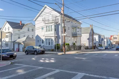 474 William St, Fall River, MA 02721 photo 3