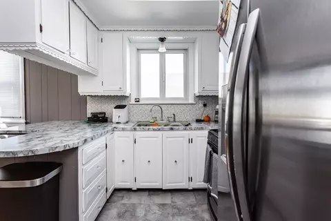 474 William St, Fall River, MA 02721 photo 4