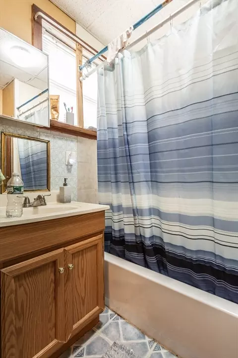474 William St, Fall River, MA 02721 photo 16