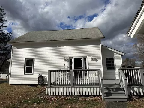 9 Central St, Erving, MA 01344 photo 4