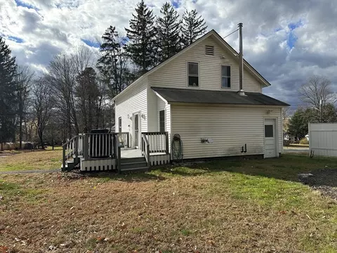 9 Central St, Erving, MA 01344 photo 6