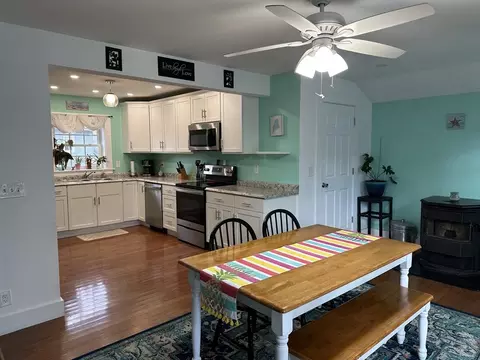 9 Central St, Erving, MA 01344 photo 11